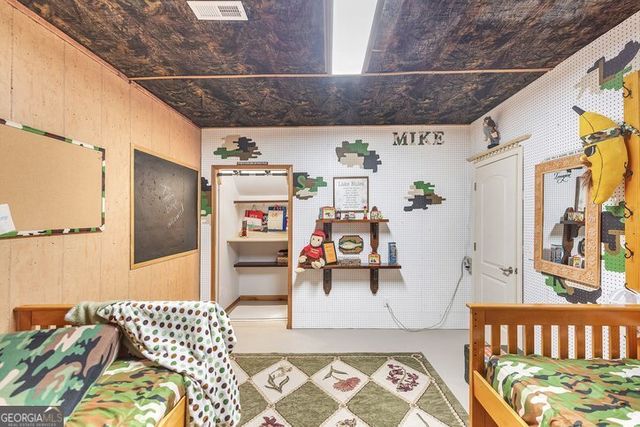 402 Boaters Row, Fair Play, SC 29643
