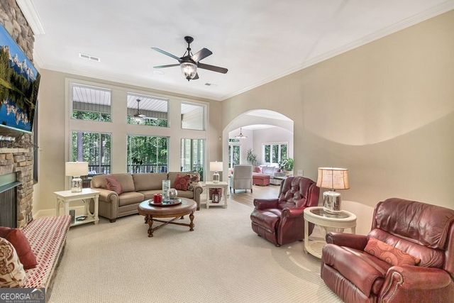 402 Boaters Row, Fair Play, SC 29643