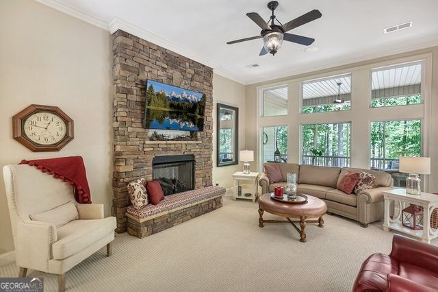 402 Boaters Row, Fair Play, SC 29643