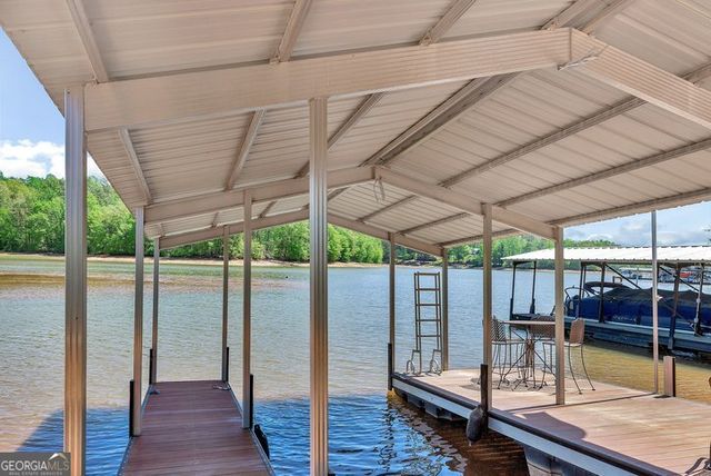 402 Boaters Row, Fair Play, SC 29643