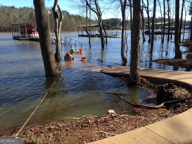 402 Boaters Row, Fair Play, SC 29643