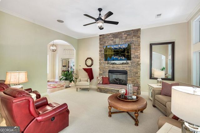 402 Boaters Row, Fair Play, SC 29643