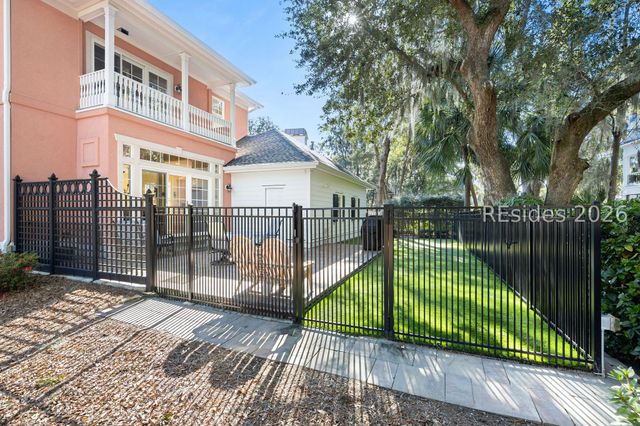 10 Harbour Passage Patio, Hilton Head Island, SC 29926