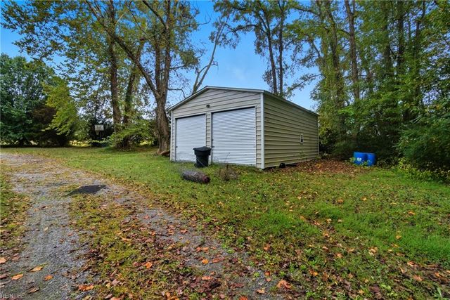 19675 Cross Keys RD, Boykins, VA 23827