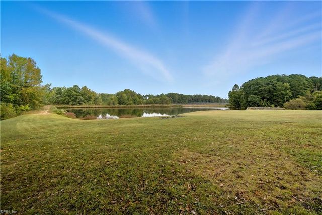 19675 Cross Keys RD, Boykins, VA 23827