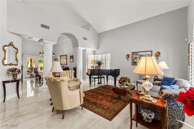 7428 Doe Avenue, Las Vegas, NV 89117