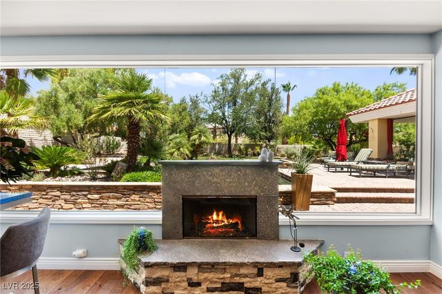 7428 Doe Avenue, Las Vegas, NV 89117