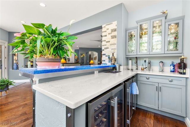 7428 Doe Avenue, Las Vegas, NV 89117