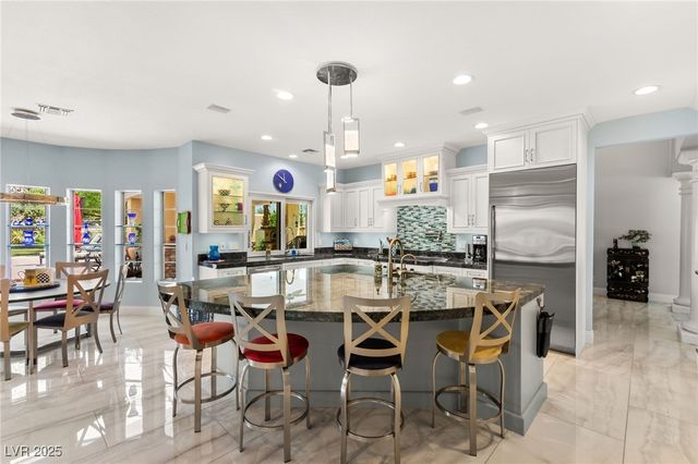 7428 Doe Avenue, Las Vegas, NV 89117