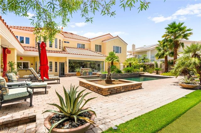 7428 Doe Avenue, Las Vegas, NV 89117