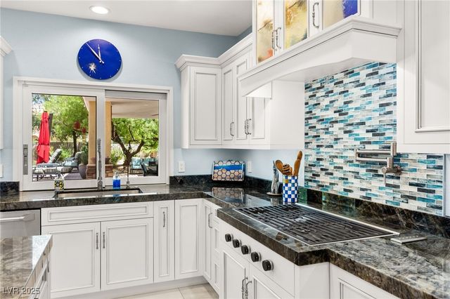 7428 Doe Avenue, Las Vegas, NV 89117