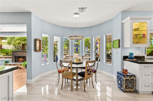 7428 Doe Avenue, Las Vegas, NV 89117