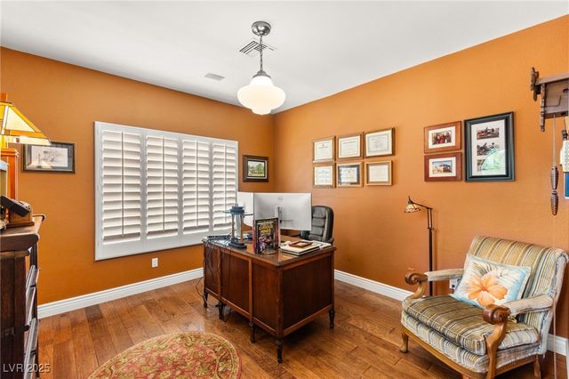 7428 Doe Avenue, Las Vegas, NV 89117