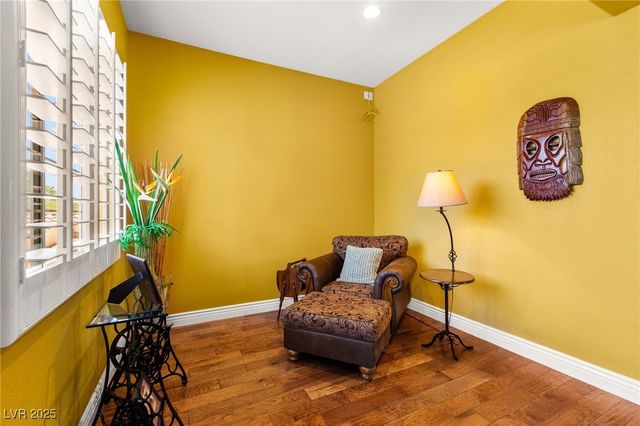 7428 Doe Avenue, Las Vegas, NV 89117