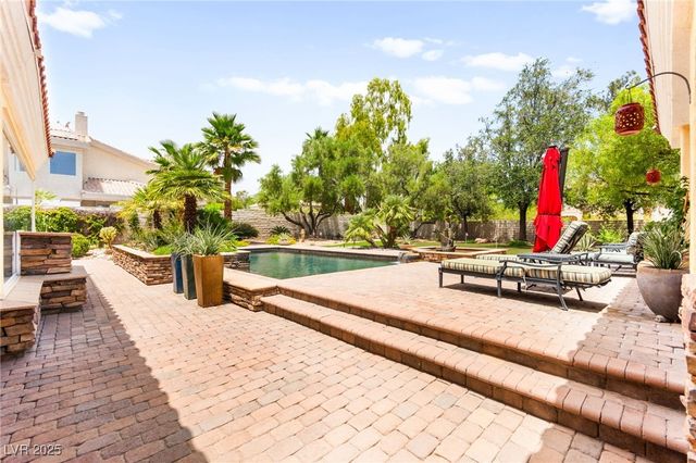 7428 Doe Avenue, Las Vegas, NV 89117