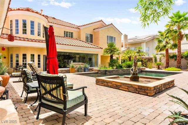 7428 Doe Avenue, Las Vegas, NV 89117