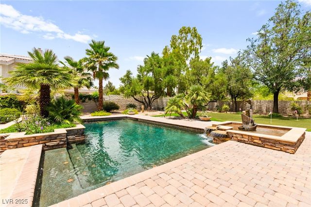 7428 Doe Avenue, Las Vegas, NV 89117