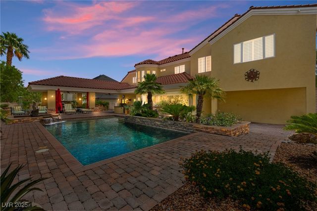 7428 Doe Avenue, Las Vegas, NV 89117