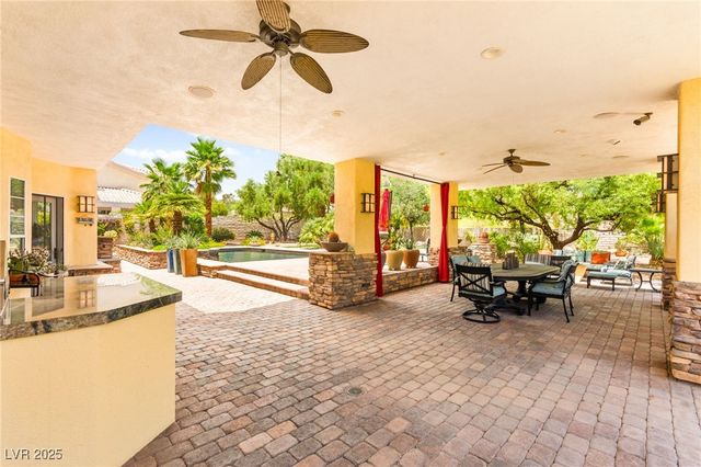 7428 Doe Avenue, Las Vegas, NV 89117