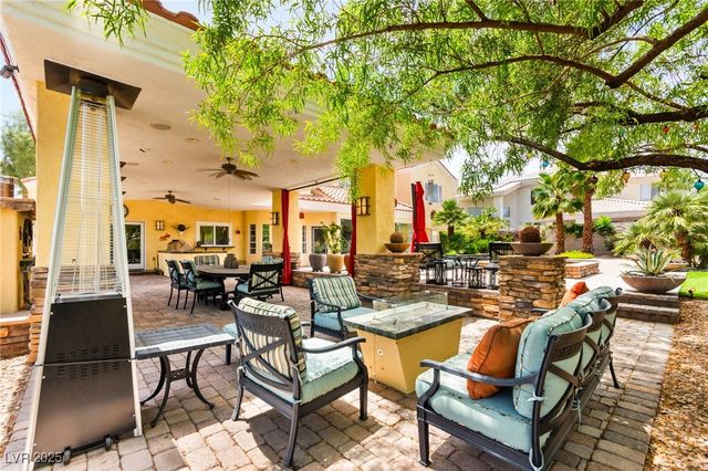 7428 Doe Avenue, Las Vegas, NV 89117