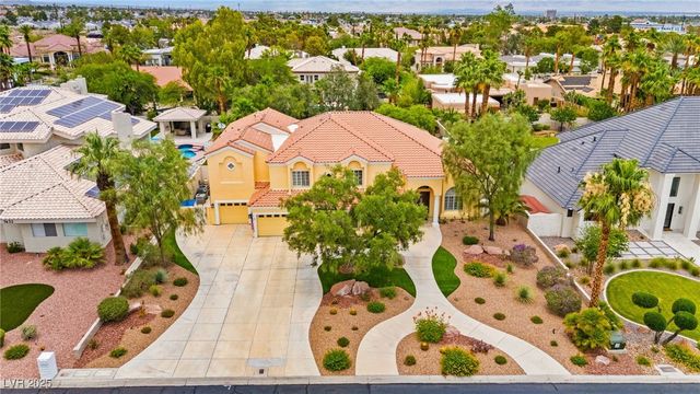 7428 Doe Avenue, Las Vegas, NV 89117