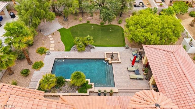 7428 Doe Avenue, Las Vegas, NV 89117