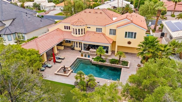 7428 Doe Avenue, Las Vegas, NV 89117