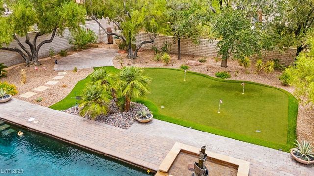 7428 Doe Avenue, Las Vegas, NV 89117