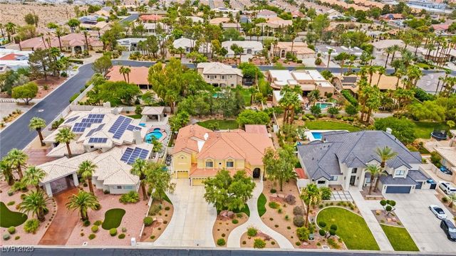 7428 Doe Avenue, Las Vegas, NV 89117