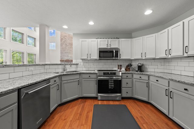 9406 Cadogan Court, Powell, OH 43065