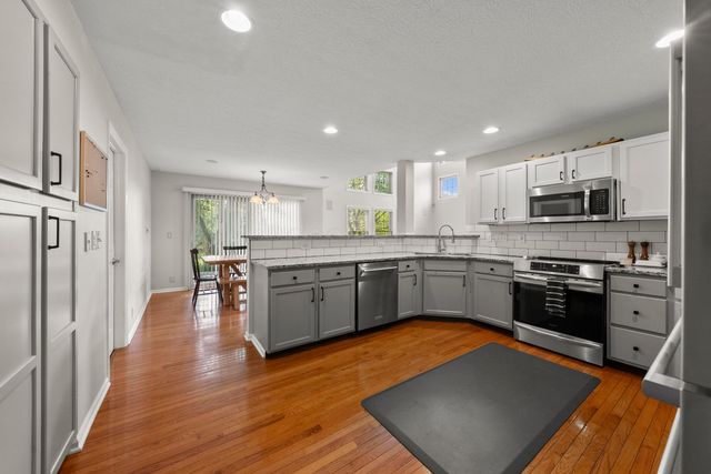 9406 Cadogan Court, Powell, OH 43065