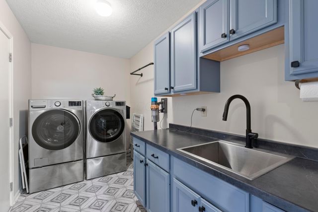 9406 Cadogan Court, Powell, OH 43065
