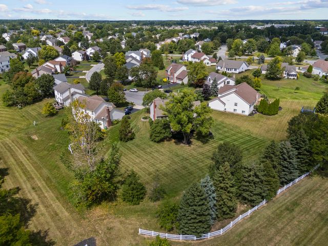 9406 Cadogan Court, Powell, OH 43065
