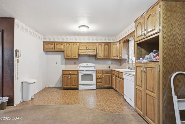 2631 S Minnesota Avenue, Joplin, MO 64804