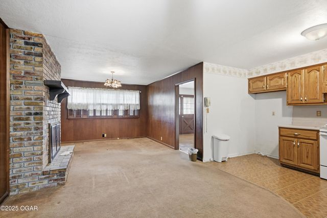 2631 S Minnesota Avenue, Joplin, MO 64804