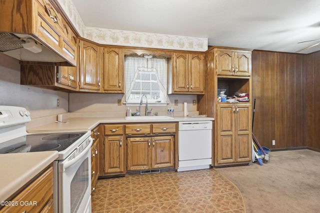 2631 S Minnesota Avenue, Joplin, MO 64804