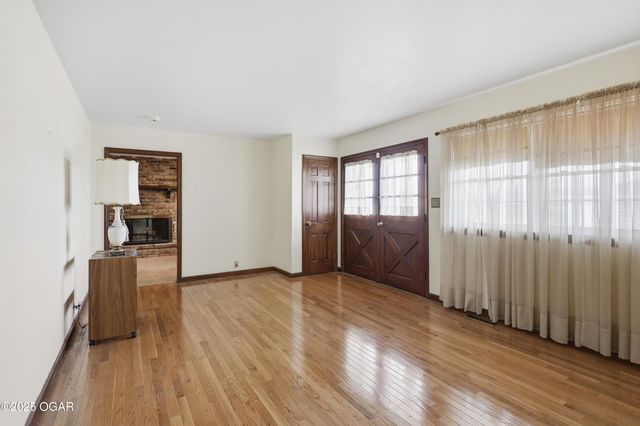 2631 S Minnesota Avenue, Joplin, MO 64804