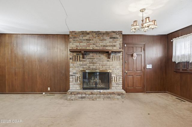 2631 S Minnesota Avenue, Joplin, MO 64804