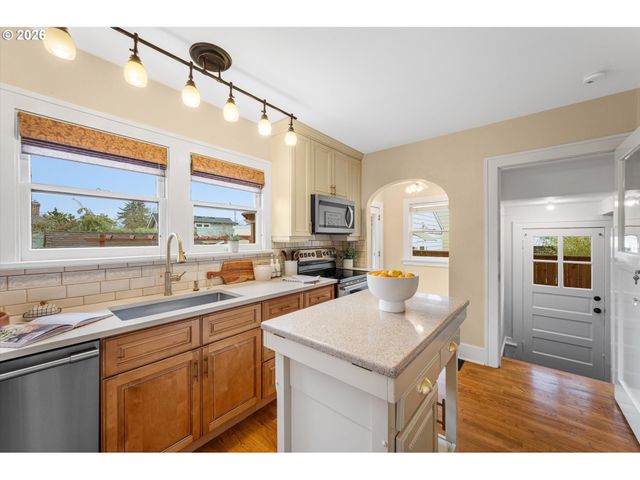 1706 Se Knapp St, Portland, OR 97202