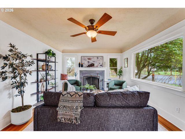 1706 Se Knapp St, Portland, OR 97202