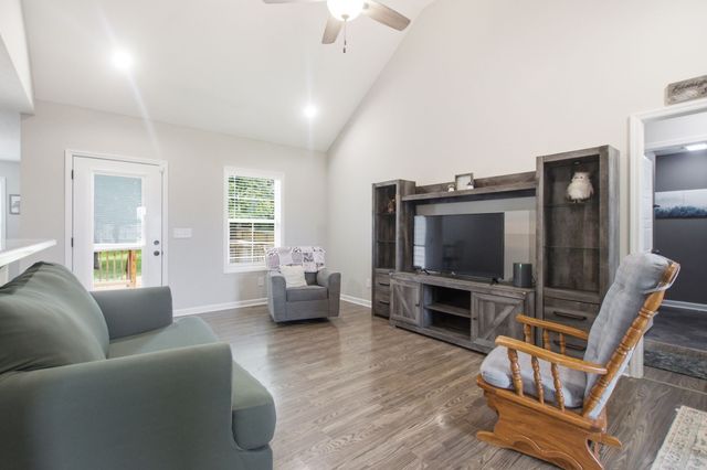 312 Spring Creek St, Chapel Hill, TN 37034