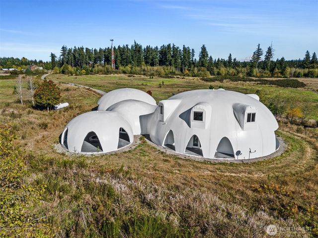 15115 Labrador Lane SW, Rochester, WA 98579