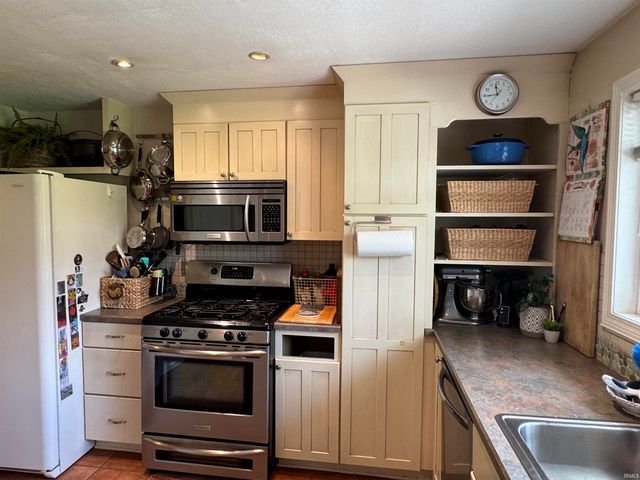 4820 Oak Mast Trail, Fort Wayne, IN 46804