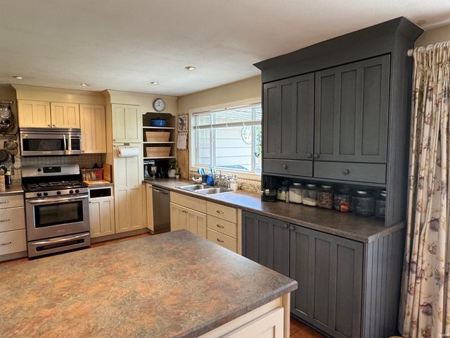 4820 Oak Mast Trail, Fort Wayne, IN 46804