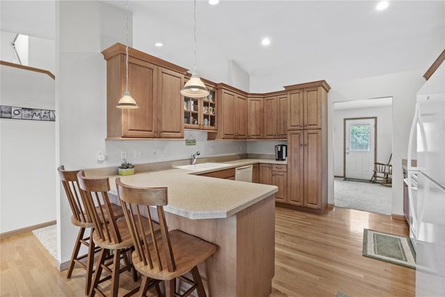 664 J Ave NE A, Cedar Rapids, IA 52402