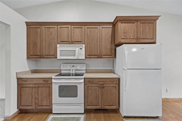 664 J Ave NE A, Cedar Rapids, IA 52402