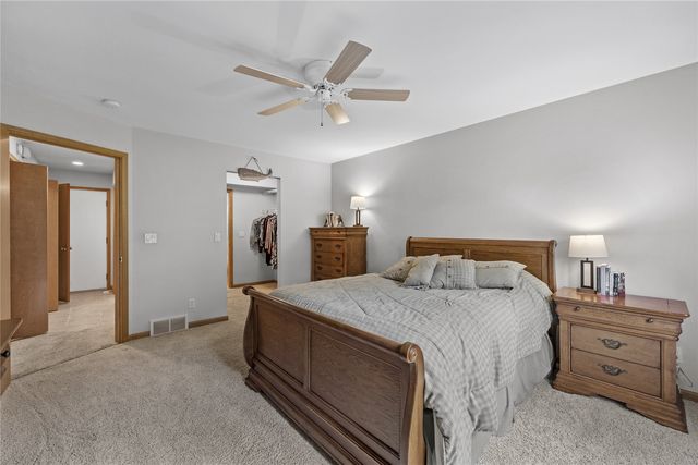 664 J Ave NE A, Cedar Rapids, IA 52402