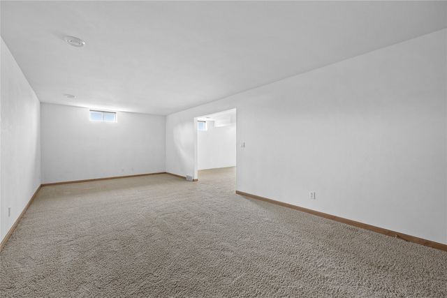 664 J Ave NE A, Cedar Rapids, IA 52402