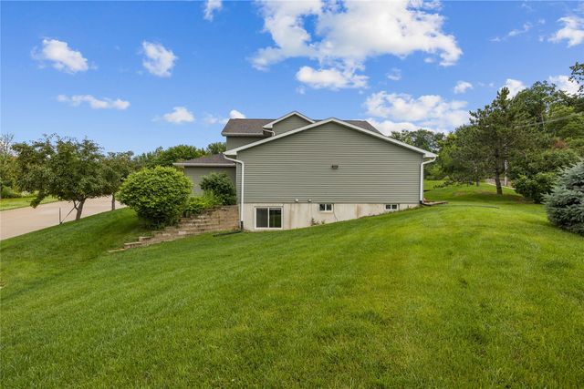 664 J Ave NE A, Cedar Rapids, IA 52402