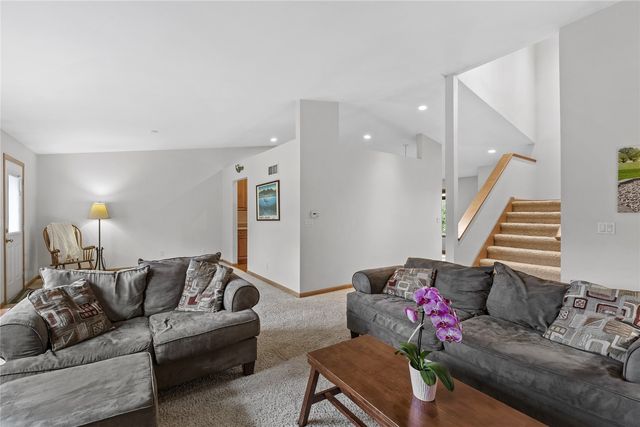 664 J Ave NE A, Cedar Rapids, IA 52402